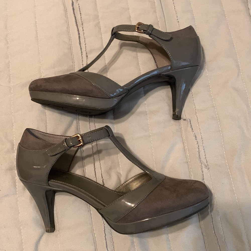 Heels - Picture 2 of 9